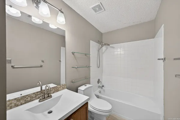 $2,200 | 7019 Jade Field, San Antonio, TX 78240