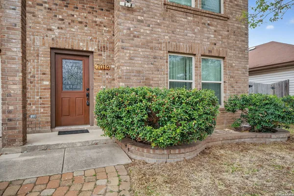 $2,200 | 7019 Jade Field, San Antonio, TX 78240