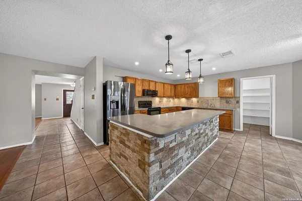 $2,200 | 7019 Jade Field, San Antonio, TX 78240