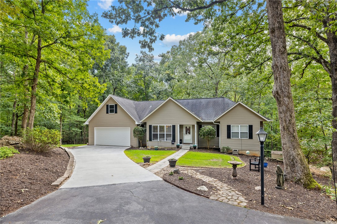 120 Warpaint Lane Westminster, SC 29693 - Photo 1 of 43