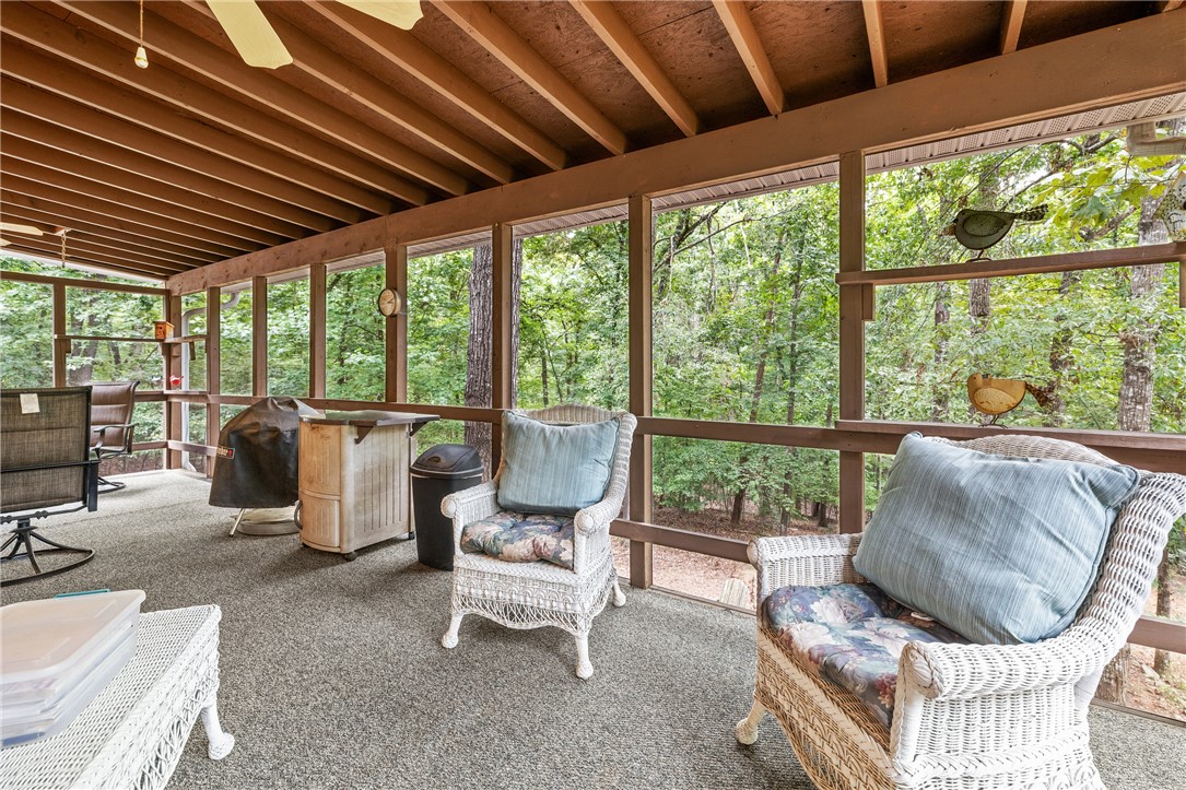 120 Warpaint Lane Westminster, SC 29693 - Photo 21 of 43 Screened proch