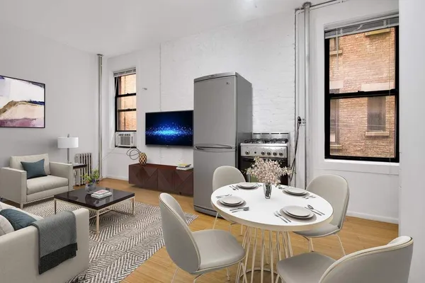$3,699 | 210 Thompson Street, Unit 4EN | Greenwich Village