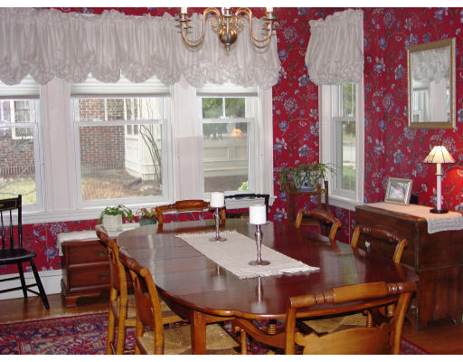 35 Canterbury Road Newton, MA 02461 - Photo 5 of 13