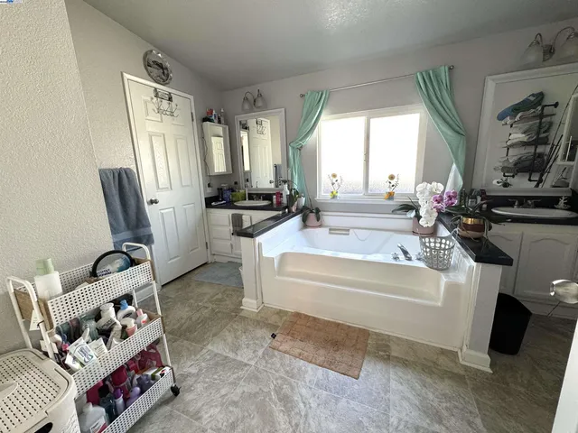 $290,000 | 600 East Weddell Drive, Unit 71, Sunnyvale, CA 94089