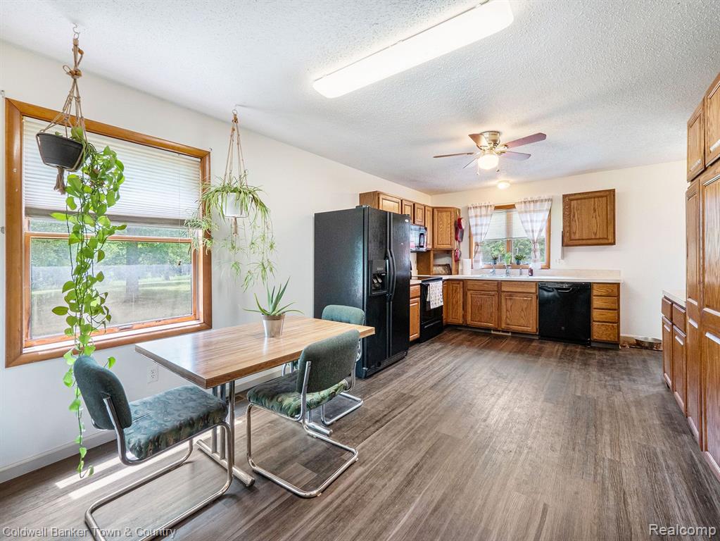 9105 Wiggins Road Howell, MI 48855 - Photo 18 of 27