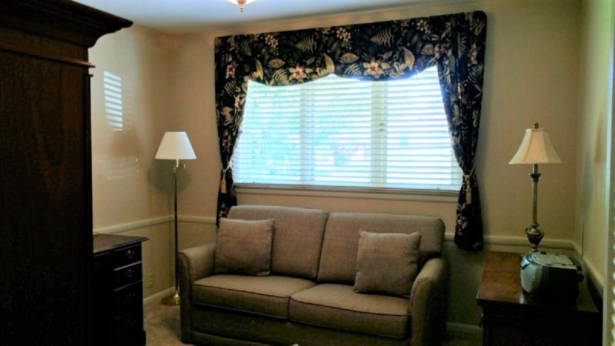 1305 North Winthrop Road Muncie, IN 47304 - Photo 3 of 16 Gallery Image 3
