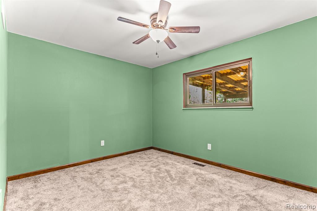 20227 Roche Road Trenton, MI 48183 - Photo 21 of 31 Gallery Image 21