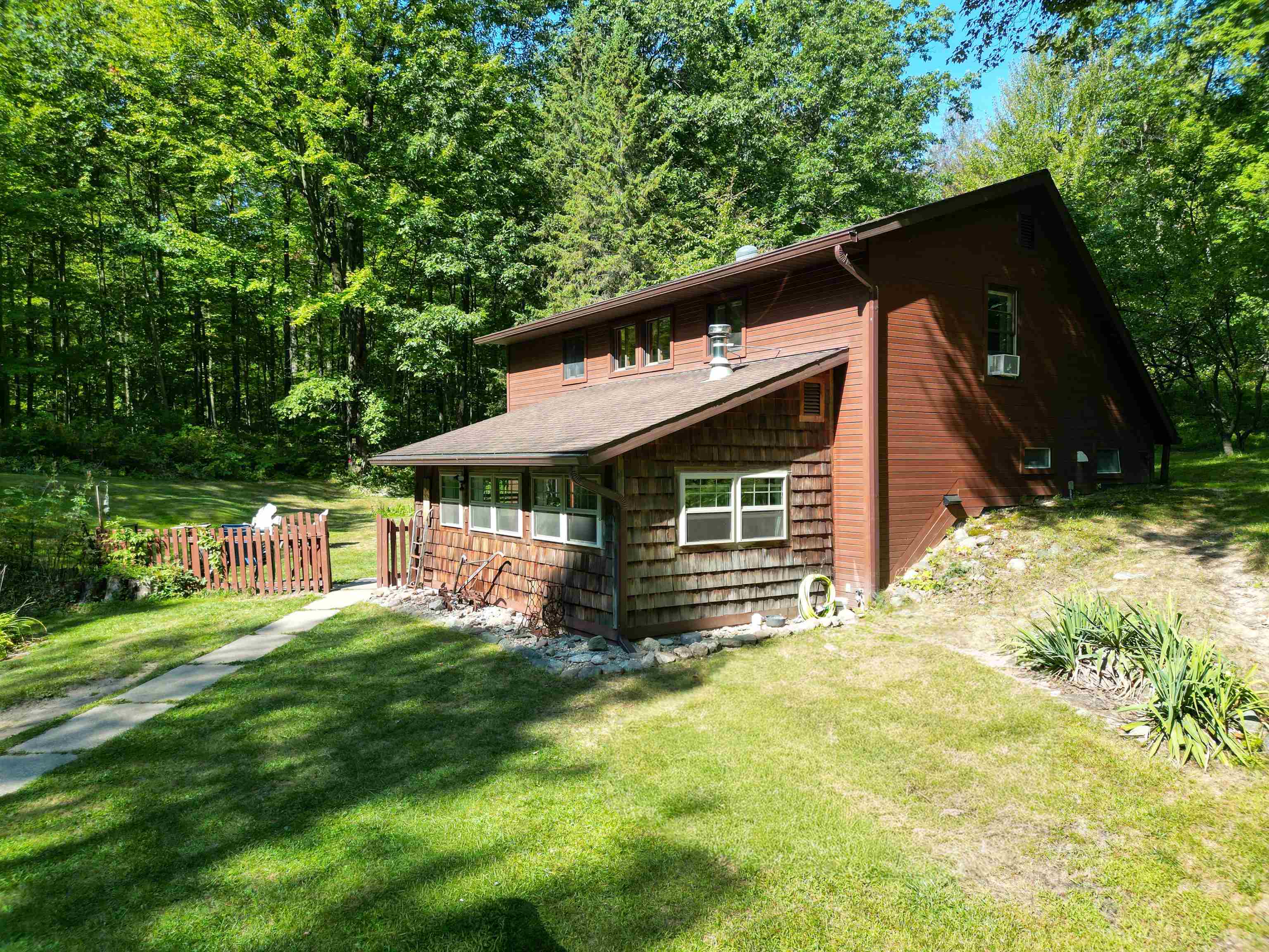 4518 West Vernon Road Weidman, MI 48893 - Photo 2 of 41 1938211-de1870e1-4170-40bf-955a-97e2f6b82437.JPG