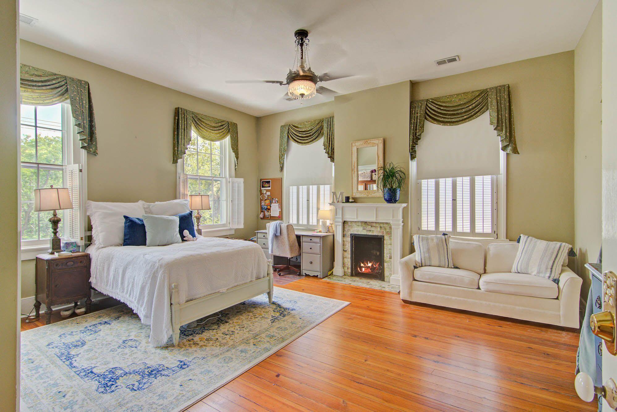 169 Rutledge Avenue Charleston, SC 29403 - Photo 25 of 60 Upstairs Main BR
