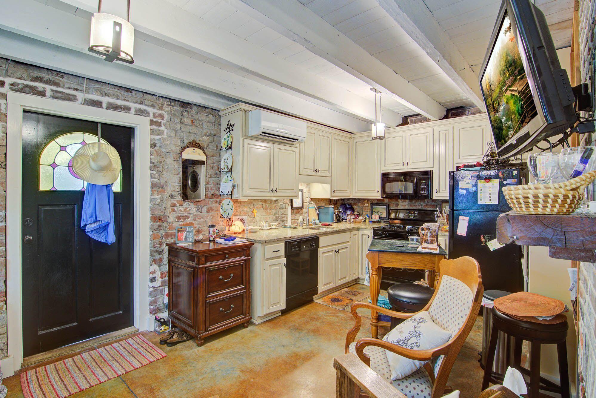 169 Rutledge Avenue Charleston, SC 29403 - Photo 45 of 60 Carriage House LR 3