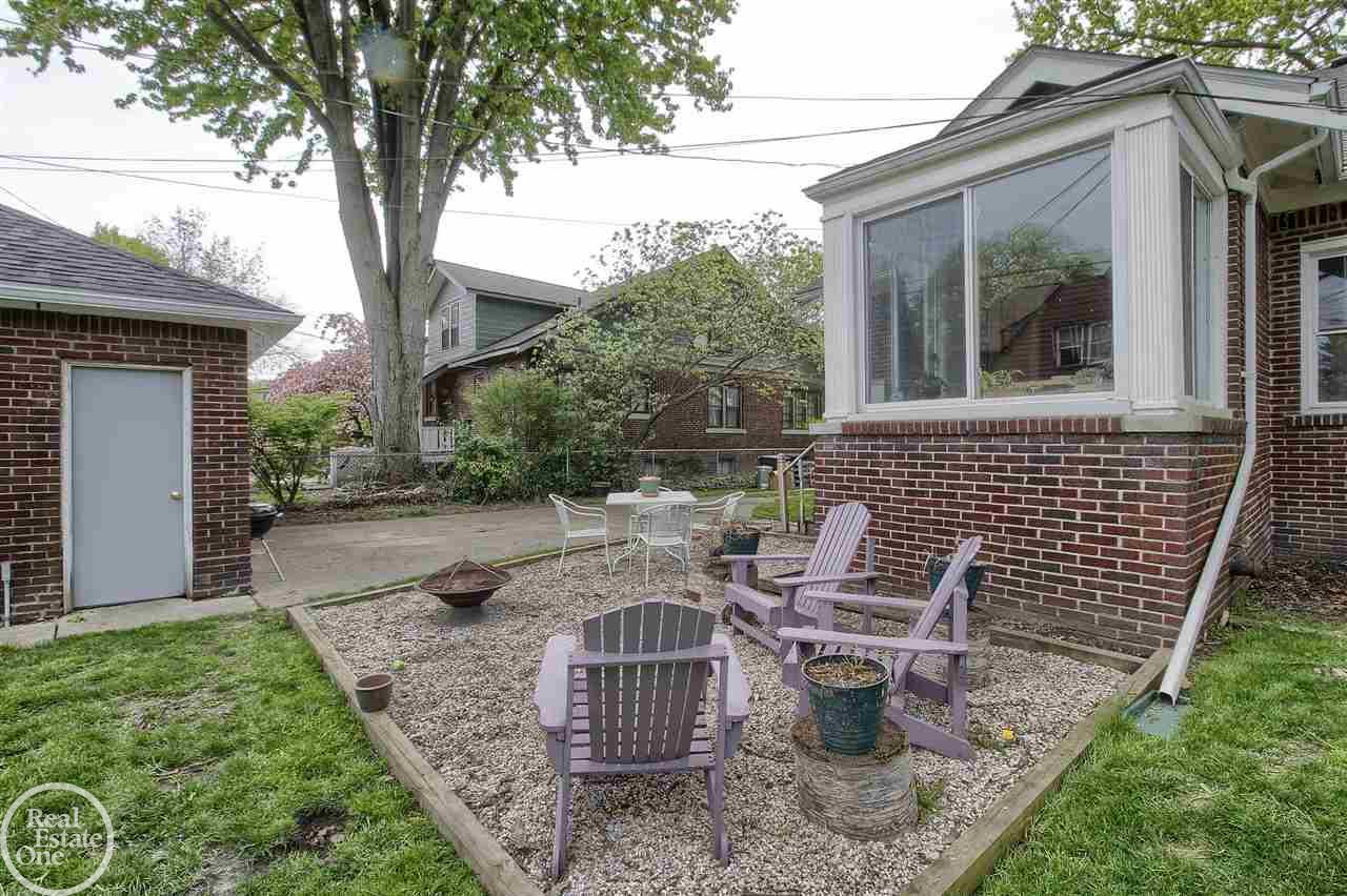 874 Barrington Road Grosse Pointe, MI 48230 - Photo 27 of 30 31378785-26.JPG
