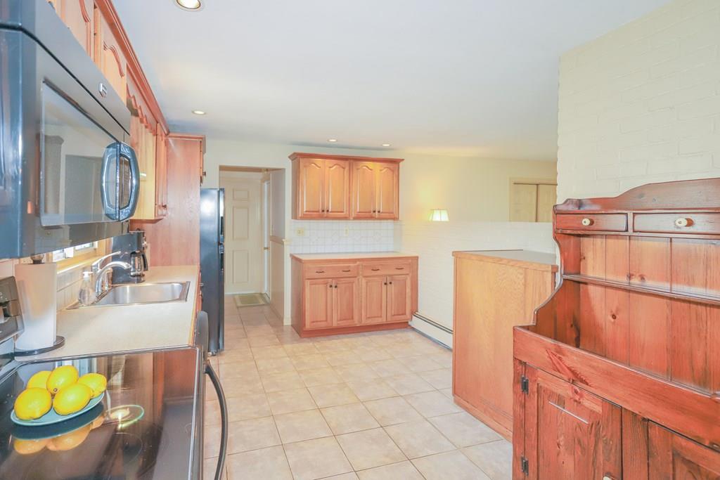 11 Exeter Road Beverly, MA 01915 - Photo 5 of 19 Gallery Image 5
