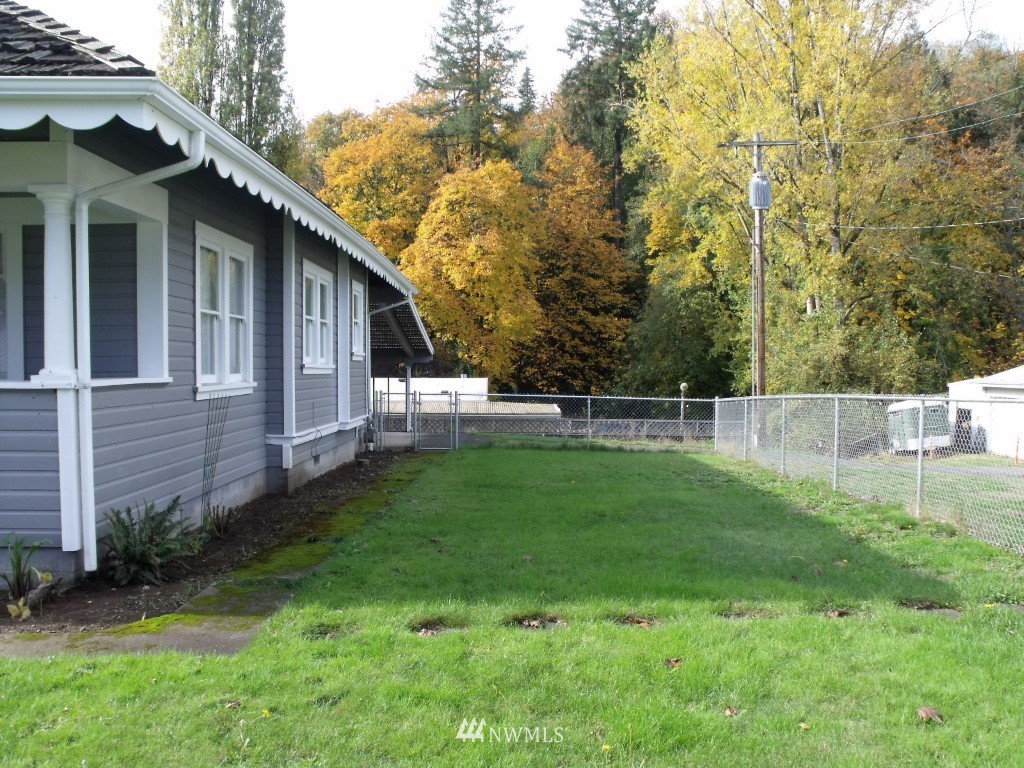 414 Southwest Canyon Loop Winlock, WA 98596 - Photo 2 of 13 Gallery Image 2