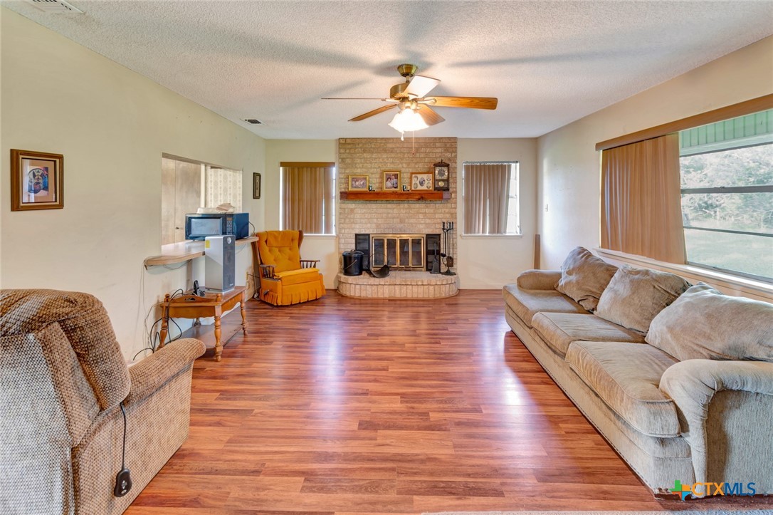 175 Albrecht Road Victoria, TX 77905 - Photo 16 of 47