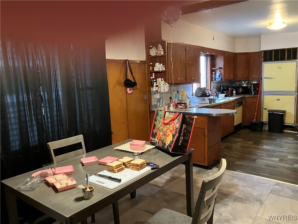 894 Prospect Avenue Buffalo, NY 14213 - Photo 3 of 25