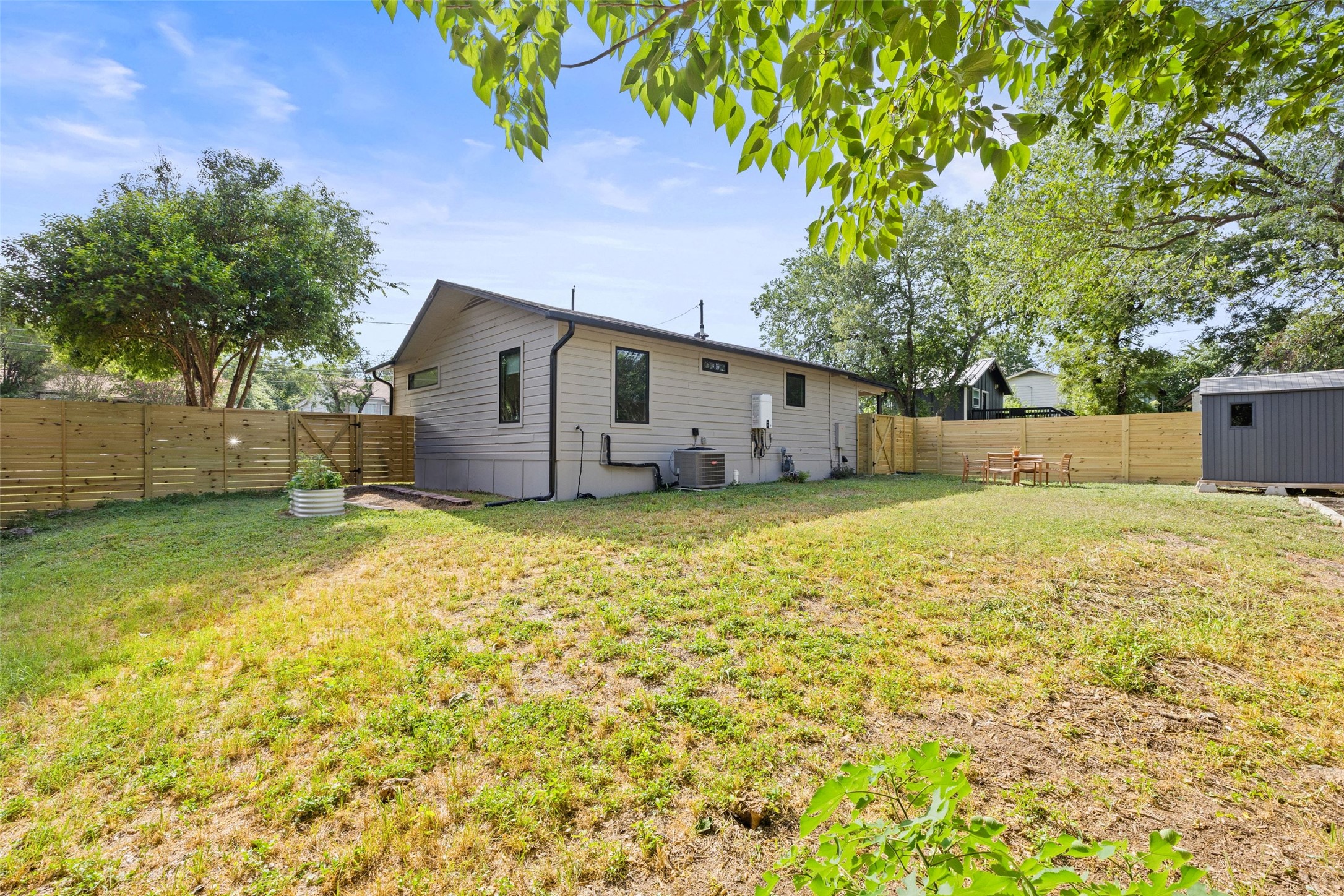 1803 Perez Street Austin, TX 78721 - Photo 35 of 40