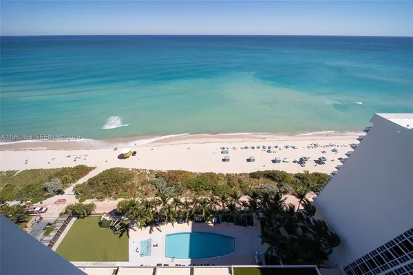 $9,500 | 6899 Collins Avenue, Unit 2207, Miami Beach, FL 33141