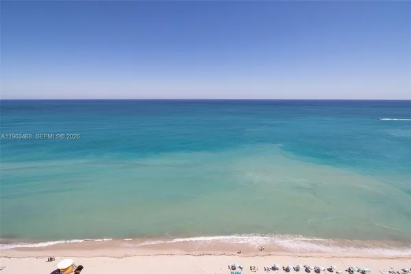 $9,500 | 6899 Collins Avenue, Unit 2207, Miami Beach, FL 33141