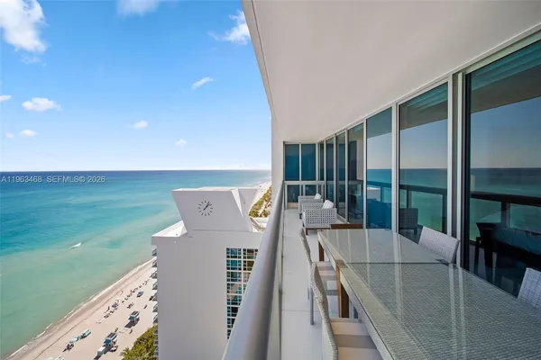 $9,500 | 6899 Collins Avenue, Unit 2207, Miami Beach, FL 33141