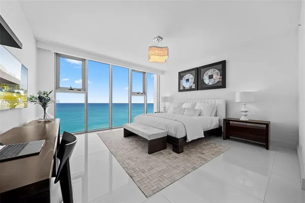 $9,500 | 6899 Collins Avenue, Unit 2207, Miami Beach, FL 33141