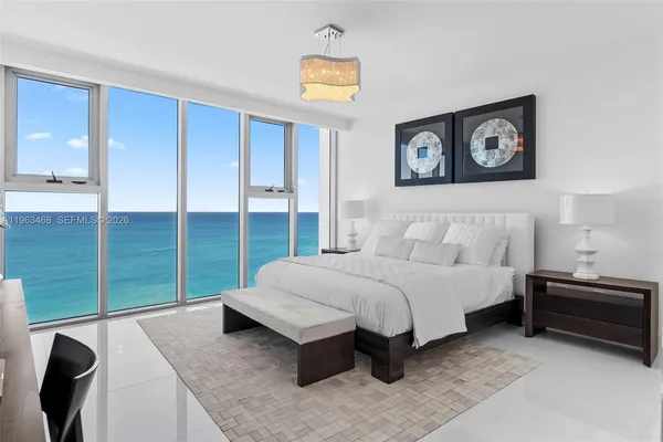 $9,500 | 6899 Collins Avenue, Unit 2207, Miami Beach, FL 33141