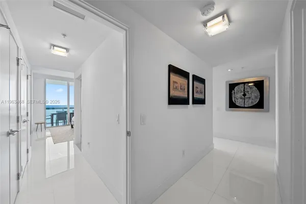 $9,500 | 6899 Collins Avenue, Unit 2207, Miami Beach, FL 33141
