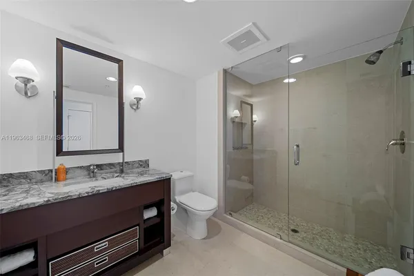 $9,500 | 6899 Collins Avenue, Unit 2207, Miami Beach, FL 33141