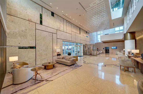 $9,500 | 6899 Collins Avenue, Unit 2207, Miami Beach, FL 33141