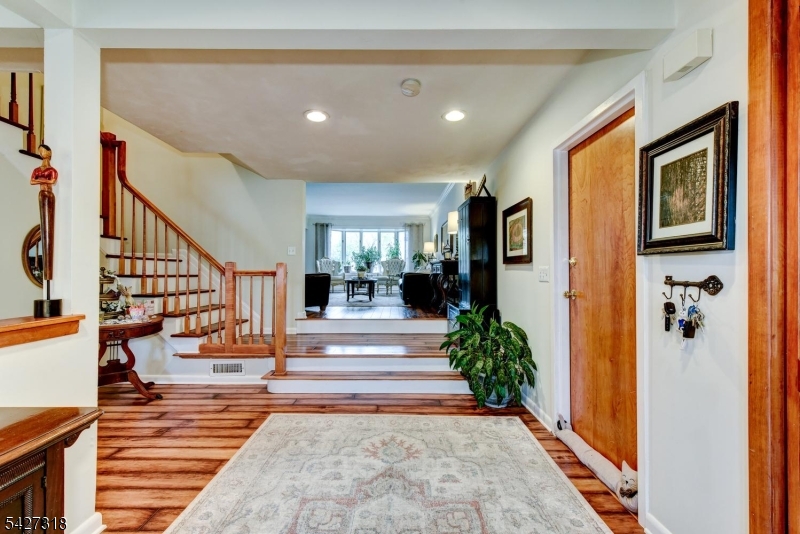52 Ashburn Road Wayne, NJ 07470 - Photo 6 of 49