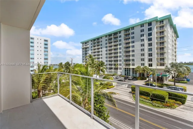 $7,800 | 10281 West Bay Harbor Drive, Unit 505, Bay Harbor Islands, FL 33154