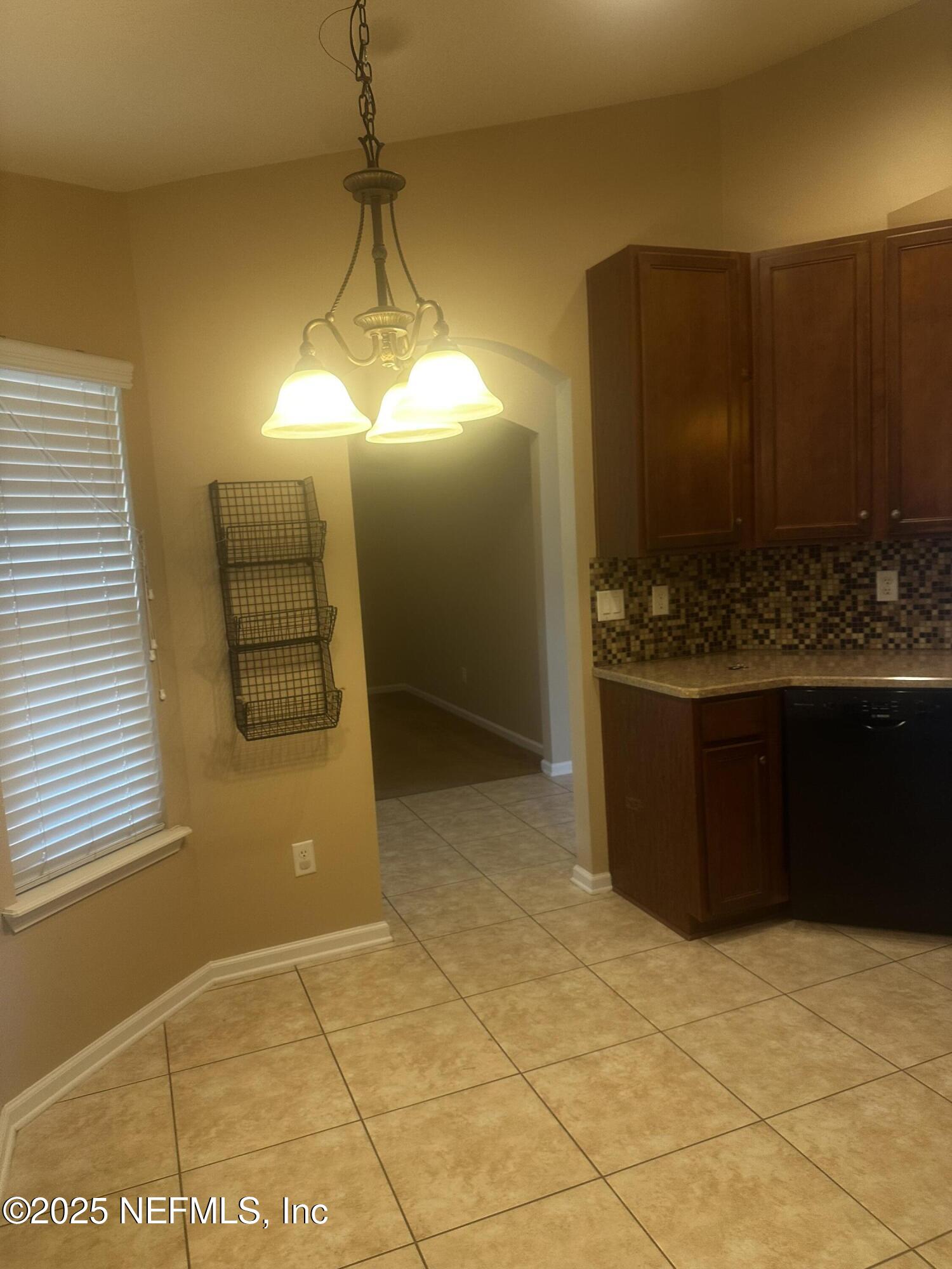 45157 Ingleham Circle Callahan, FL 32011 - Photo 17 of 48 a view of a bathroom