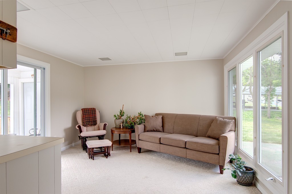 64 Kenberma Road Worcester, MA 01604 - Photo 3 of 20 Gallery Image 3