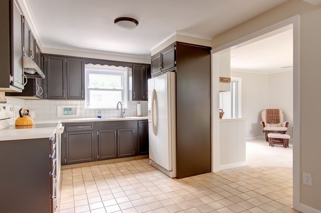 64 Kenberma Road Worcester, MA 01604 - Photo 5 of 20 Gallery Image 5