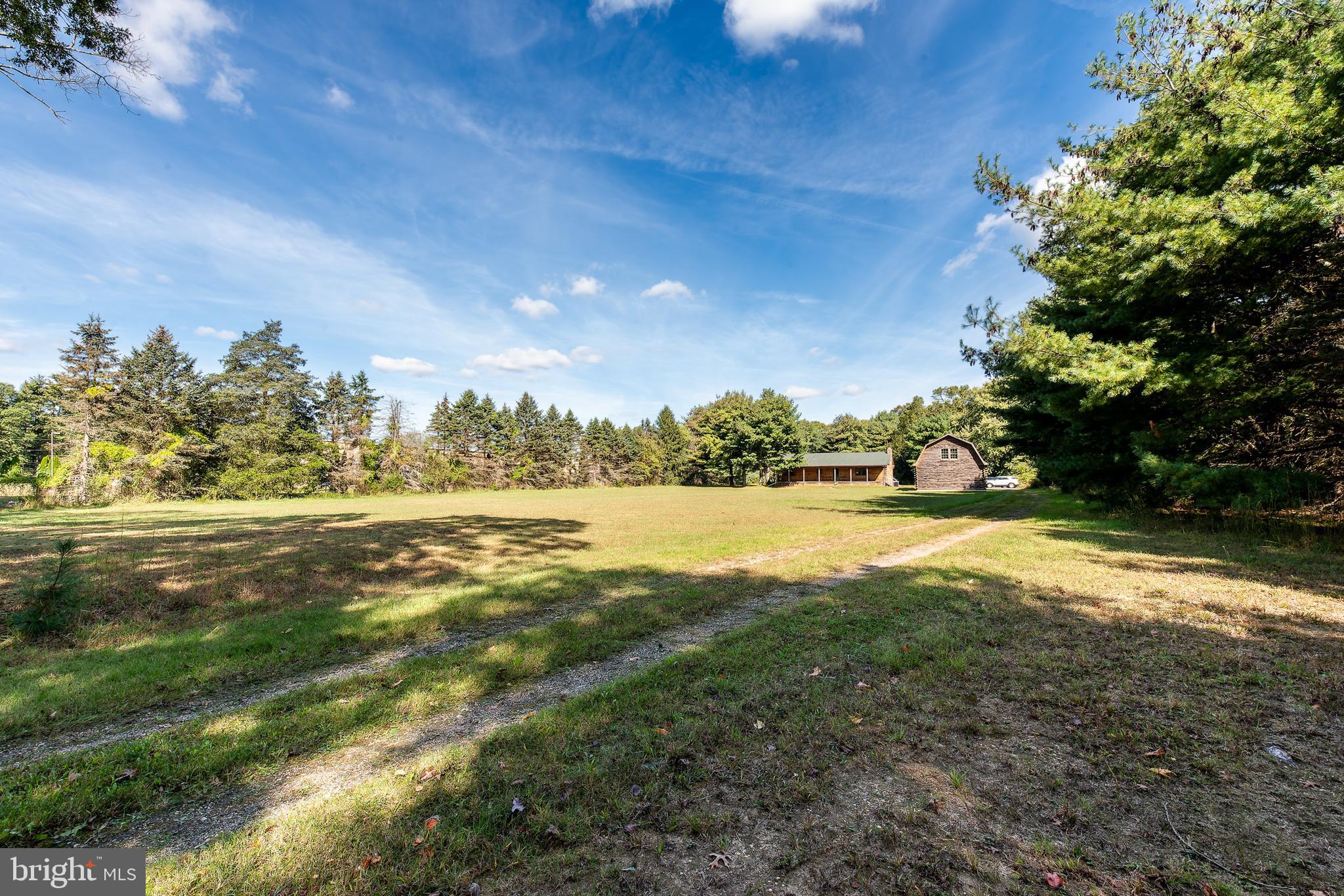337 Harding Highway Pittsgrove, NJ 08318 - Photo 33 of 68 a view of an ocean and a yard