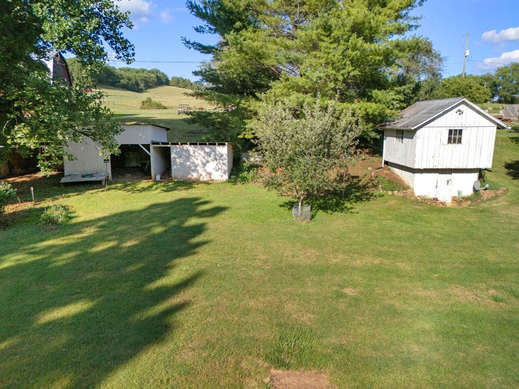 4182 Cedar Springs Road Rural Retreat, VA 24368 - Photo 7 of 34 Gallery Image 7