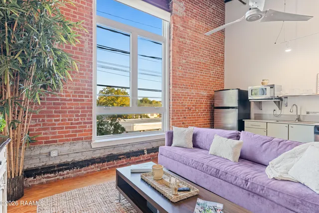 $209,000 | 403 South Buchanan Street, Unit 8, Lafayette, LA 70501