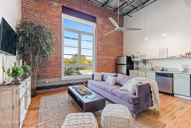 $209,000 | 403 South Buchanan Street, Unit 8, Lafayette, LA 70501