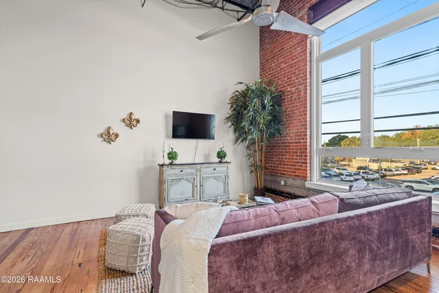 $209,000 | 403 South Buchanan Street, Unit 8, Lafayette, LA 70501