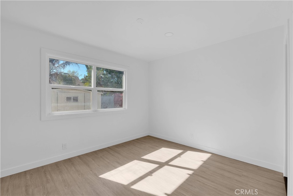 1007 North Mohawk Avenue Anaheim, CA 92801 - Photo 15 of 31 an empty room with a window