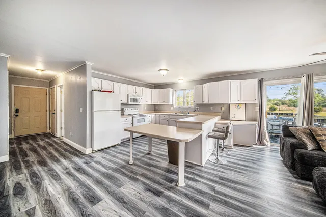 $330,000 | L10497 South Jackson Road, Cement City, MI 49233