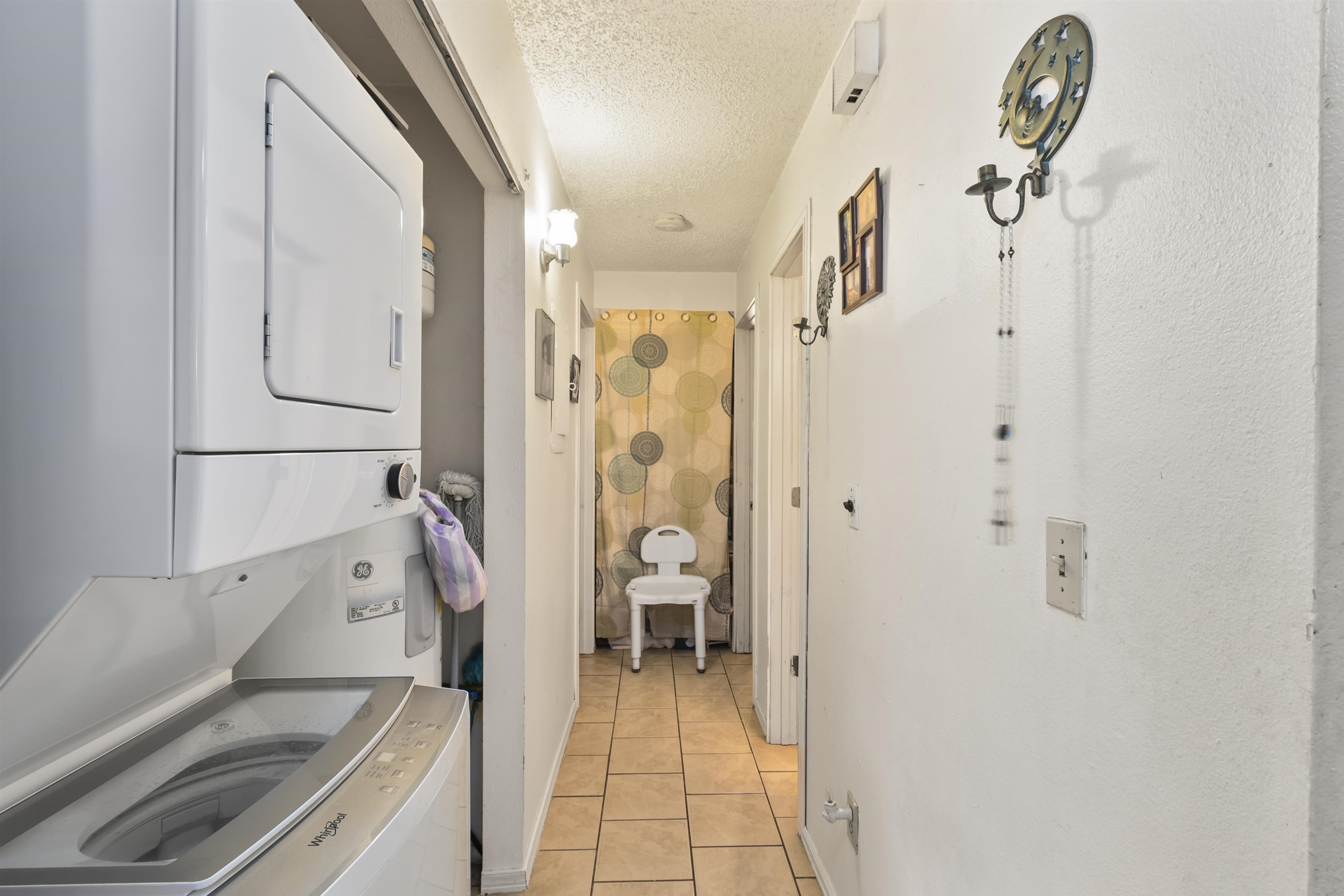 557 North Sparn Street Grand Junction, CO 81501 - Photo 7 of 31 a bathroom with a tub and a shower