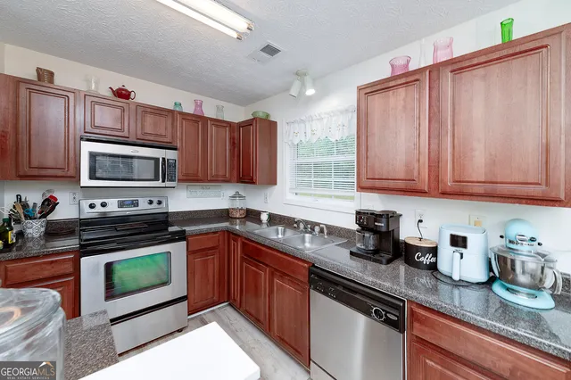 $300,000 | 2287 Turtle Cove Trlwy, Monticello, GA 31064