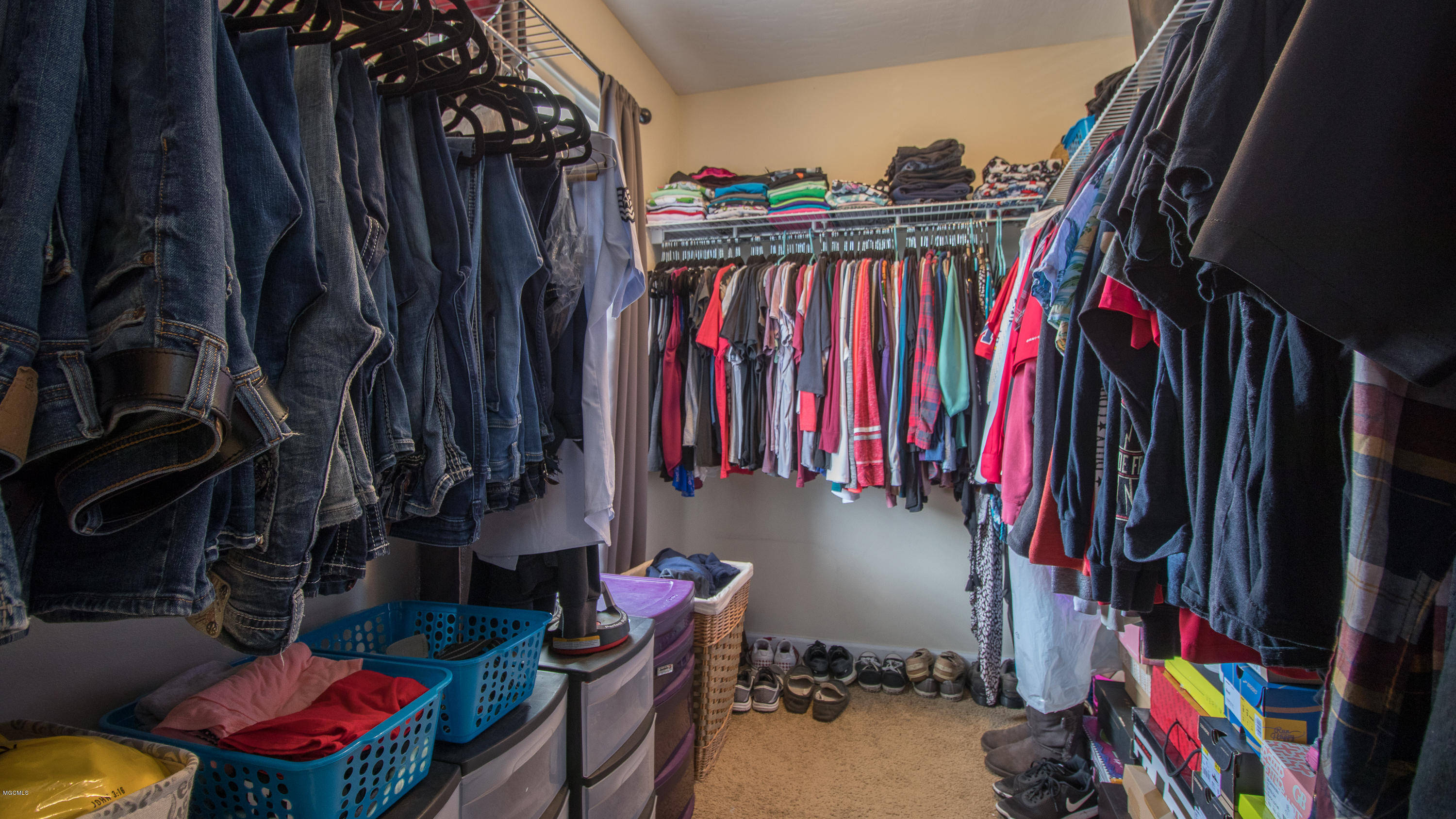 8129 Rue Holifield Central Ocean Springs, MS 39564 - Photo 11 of 18 Master walk-in closet