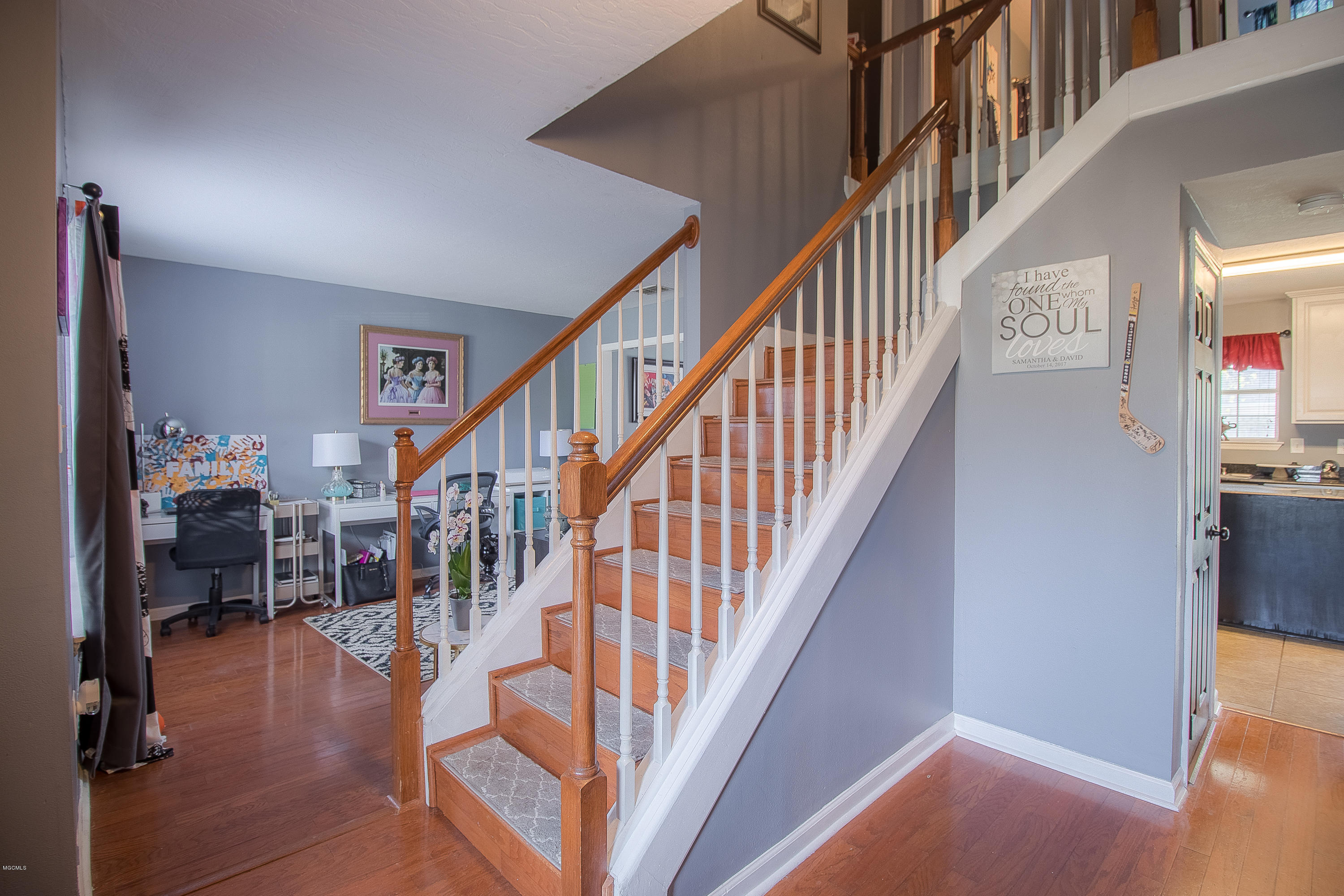 8129 Rue Holifield Central Ocean Springs, MS 39564 - Photo 2 of 18 Entry/Stairs