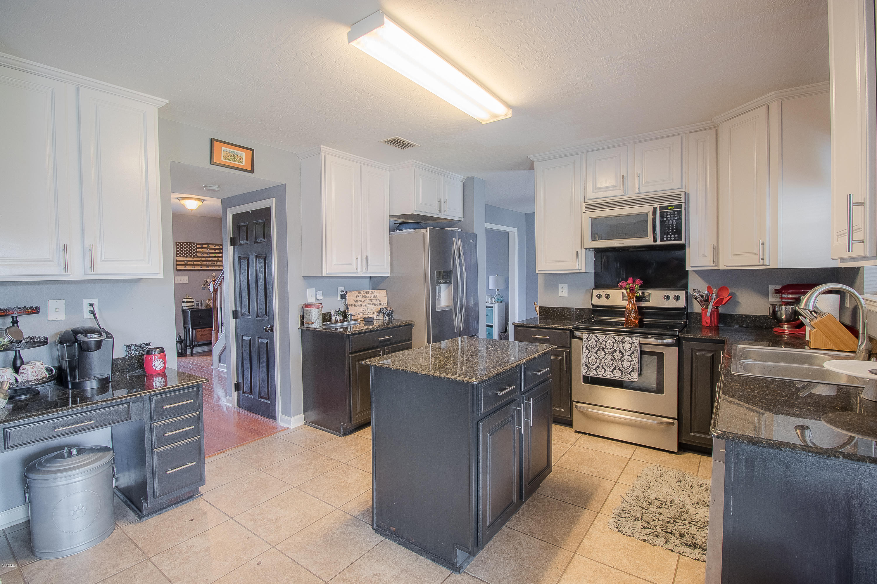 8129 Rue Holifield Central Ocean Springs, MS 39564 - Photo 3 of 18 Kitchen