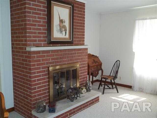 154 Spring Creek Terrace Washington, IL 61571 - Photo 3 of 13 Gallery Image 3