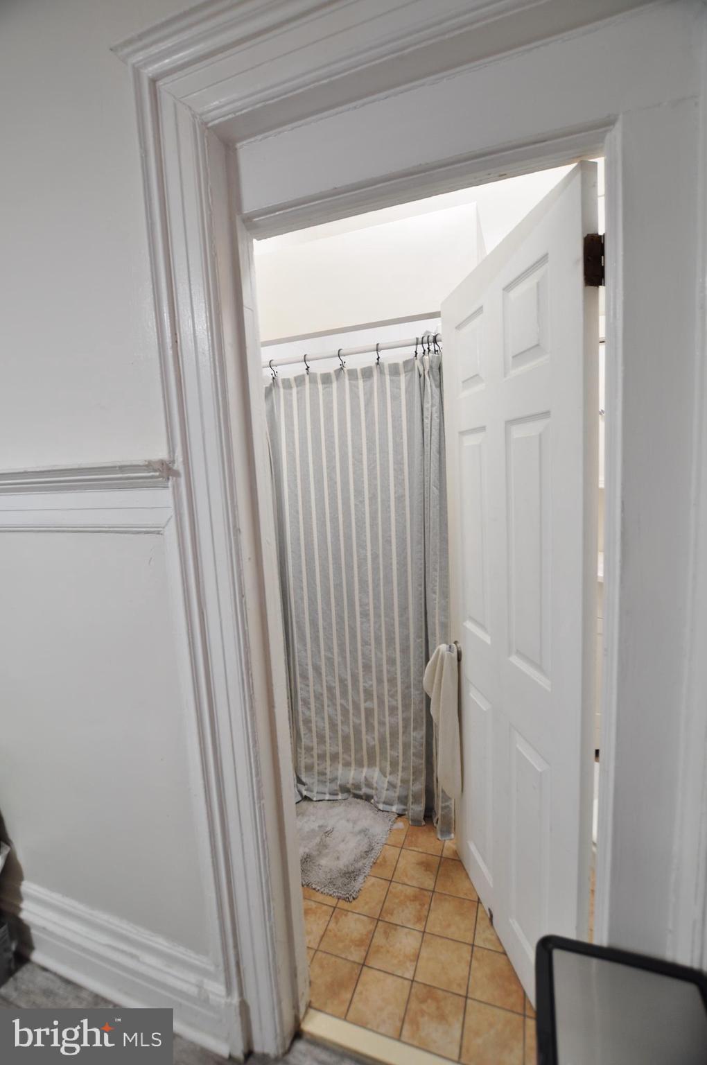 1904 Calvert Street Northwest Washington, DC 20009 - Photo 12 of 66 Unit 1 Shower...