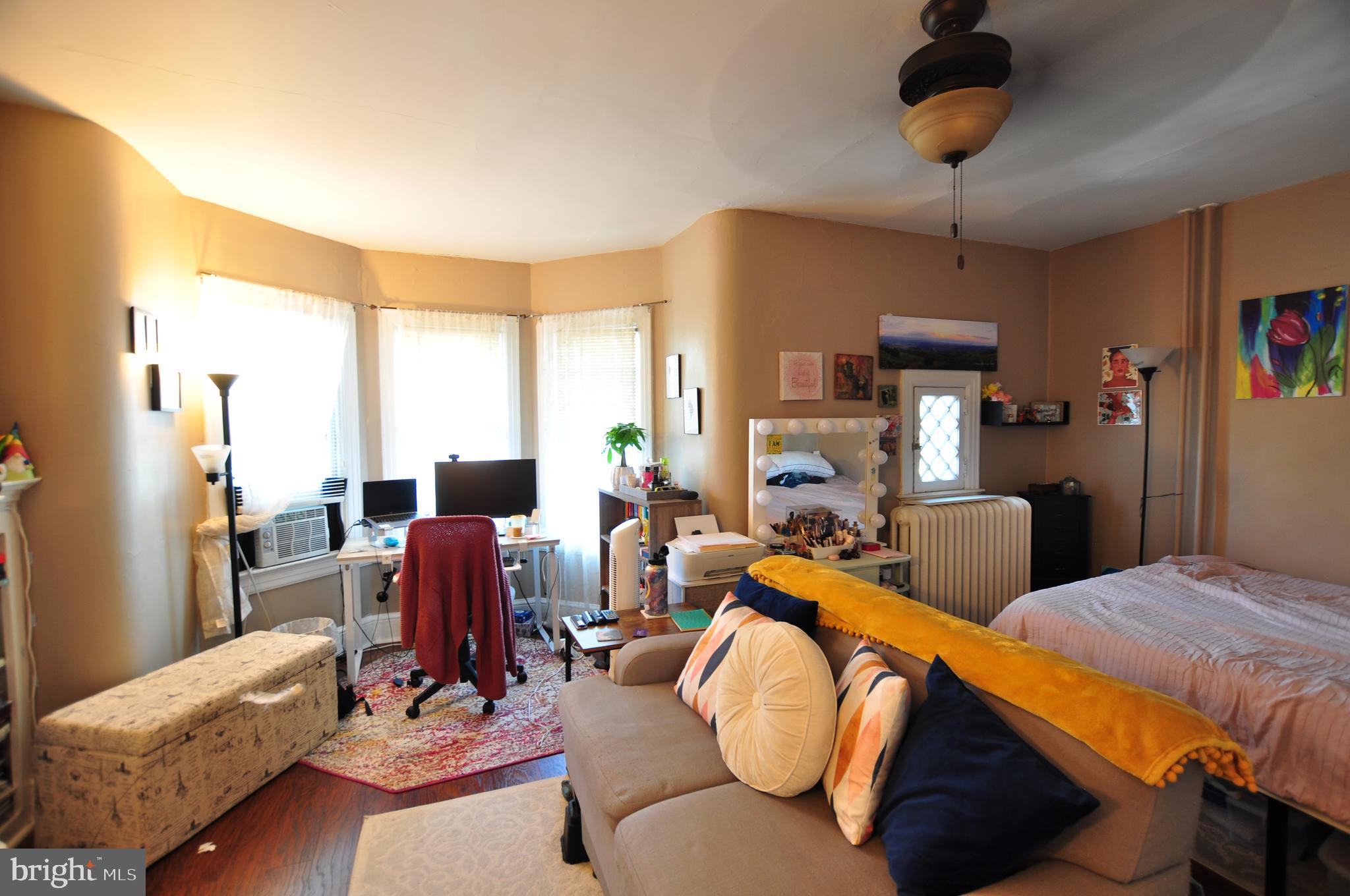 1904 Calvert Street Northwest Washington, DC 20009 - Photo 19 of 66 Unit 2 Bedroom Sitting Area...