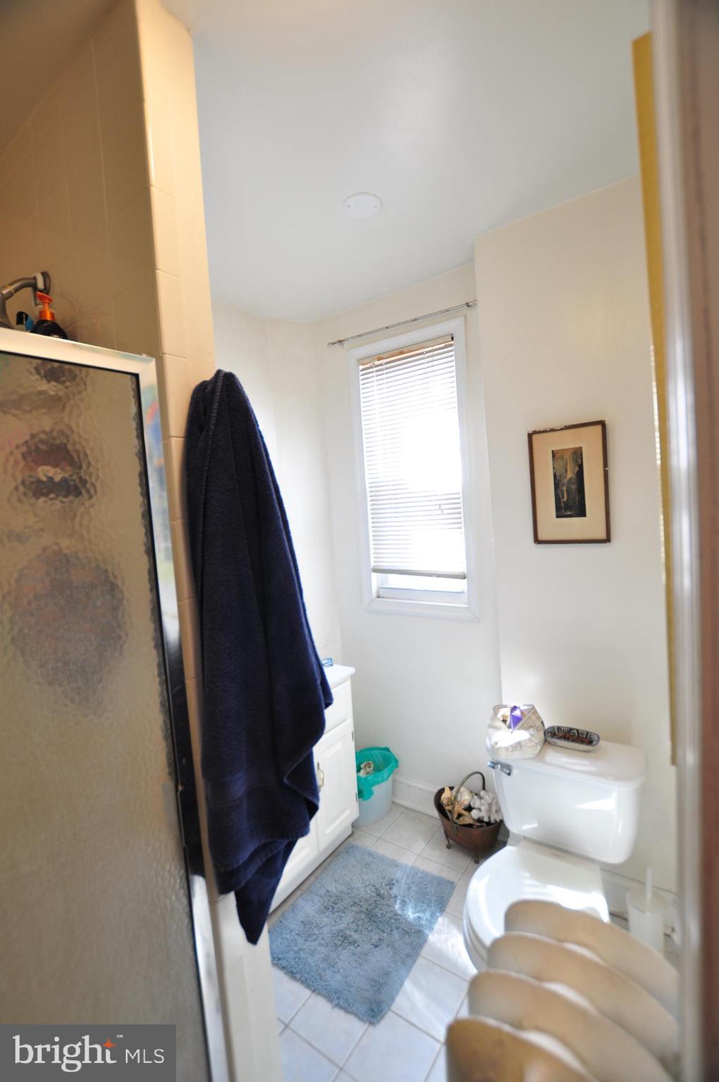 1904 Calvert Street Northwest Washington, DC 20009 - Photo 40 of 66 Unit 3 Bathroom...