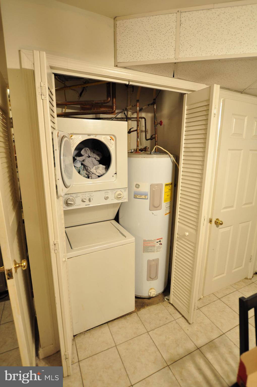 1904 Calvert Street Northwest Washington, DC 20009 - Photo 57 of 66 Basement Unit Washer/Dryer...